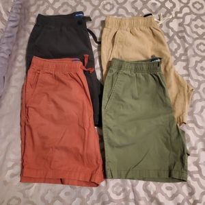 Casual classic fit mid thigh shorts